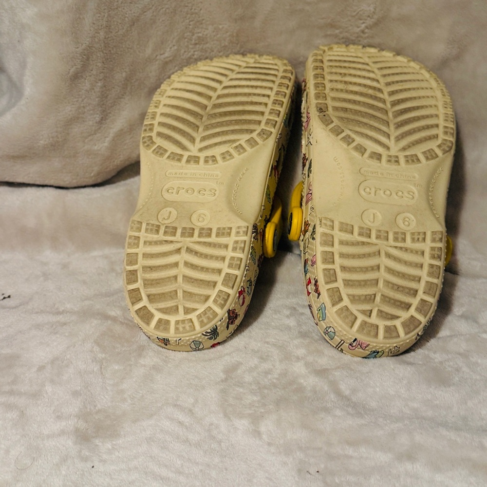 CROCS Kids' Cream Adventure Slippers - Picture 3 of 3